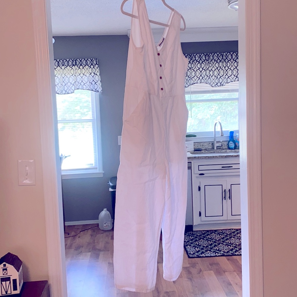 White jumper size L
